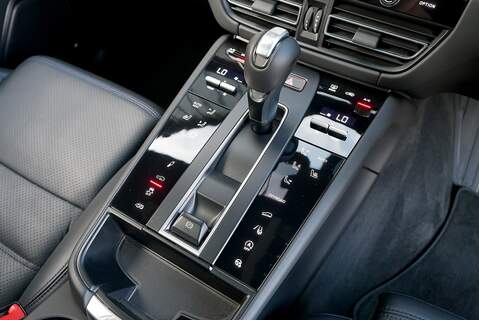 Porsche Macan T T - Large 13