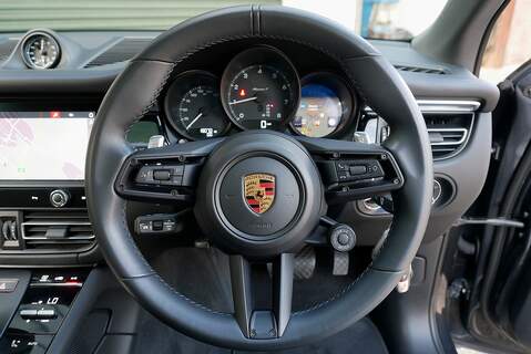 Porsche Macan T T - Large 22