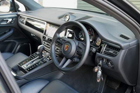 Porsche Macan T T - Large 33