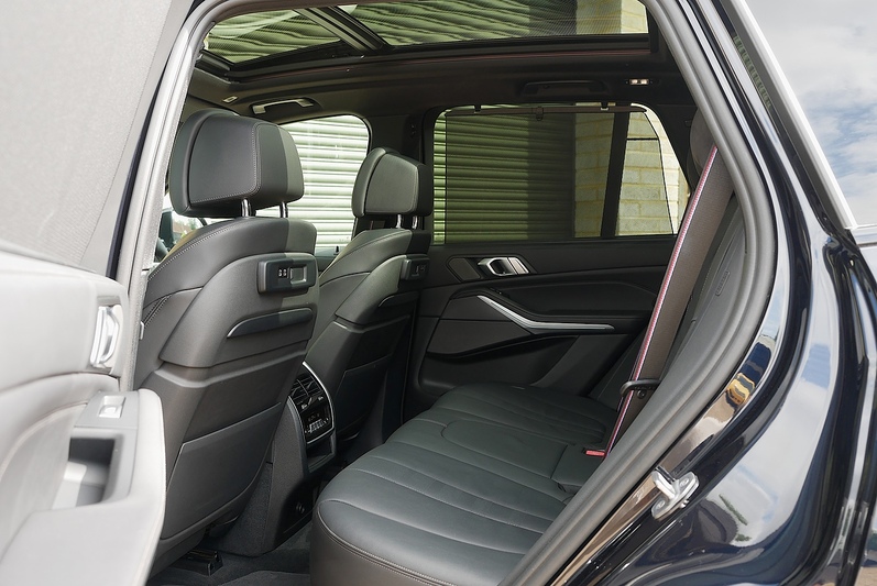 BMW X5 40i M Sport - Large 52