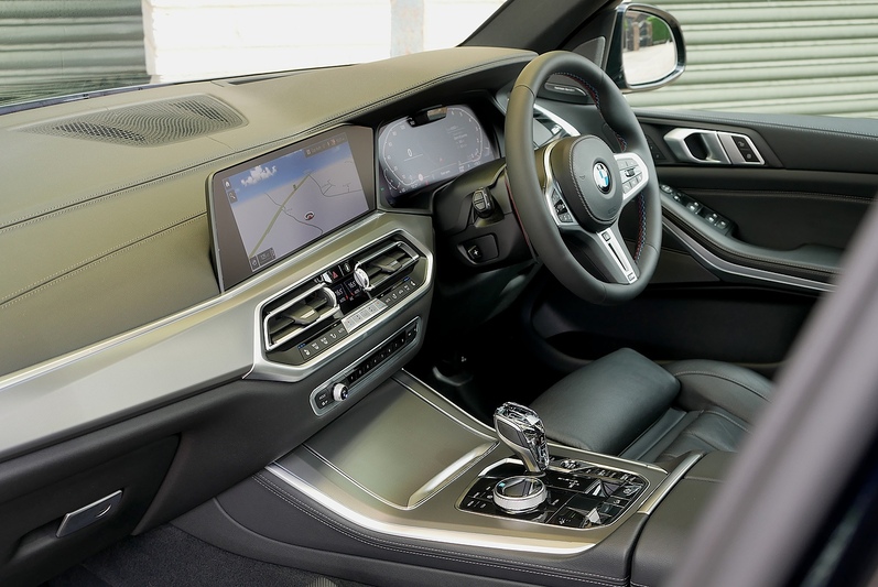 BMW X5 40i M Sport - Large 34