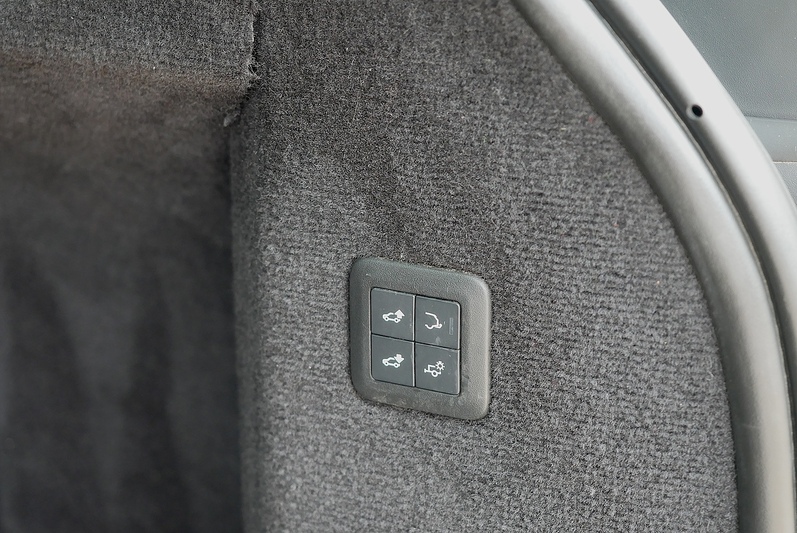 Land Rover Range Rover Sport D300 MHEV Autobiography Dynamic - Large 20