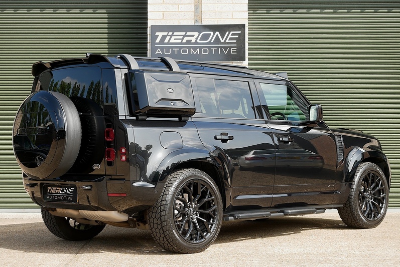 Land Rover Defender 110 D250 MHEV X-Dynamic SE - Large 1
