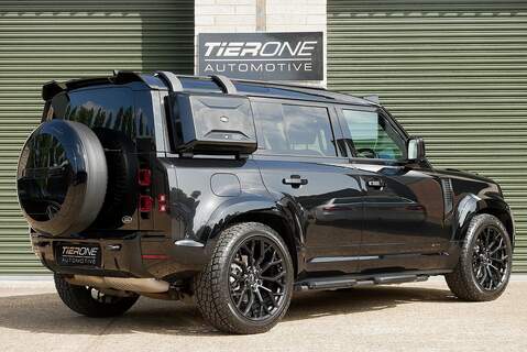Land Rover Defender 110 D250 MHEV X-Dynamic SE - Large 1