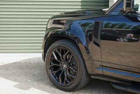 Land Rover Defender 110 D250 MHEV X-Dynamic SE - Large 54
