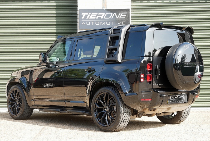 Land Rover Defender 110 D250 MHEV X-Dynamic SE - Large 8