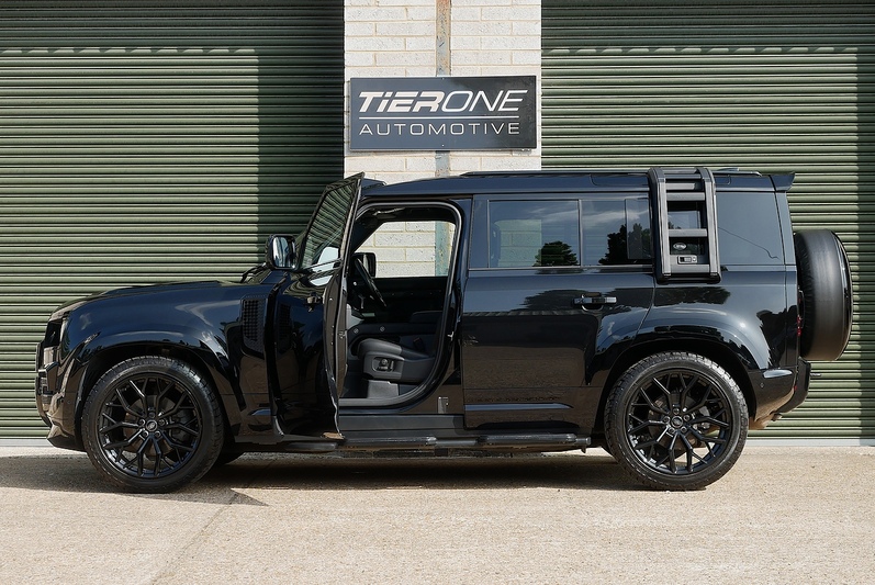 Land Rover Defender 110 D250 MHEV X-Dynamic SE - Large 2