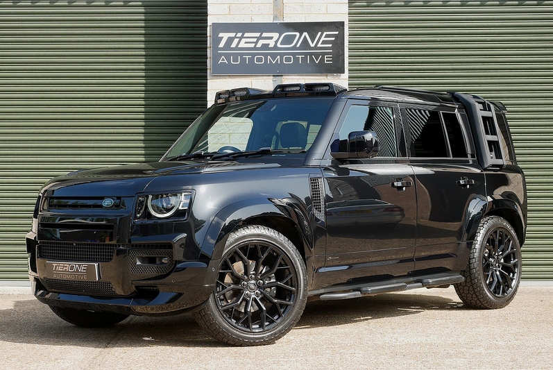 Land Rover Defender 110 D250 MHEV X-Dynamic SE - Large 0