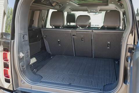 Land Rover Defender 110 D250 MHEV X-Dynamic SE - Large 55