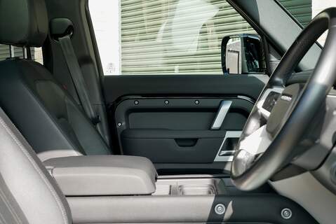 Land Rover Defender 110 D250 MHEV X-Dynamic SE - Large 35