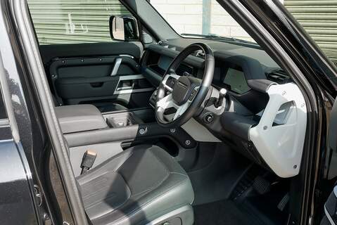Land Rover Defender 110 D250 MHEV X-Dynamic SE - Large 10