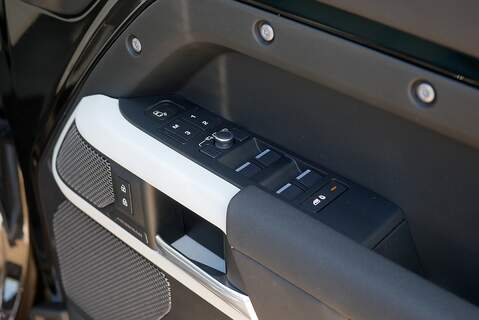 Land Rover Defender 110 D250 MHEV X-Dynamic SE - Large 33