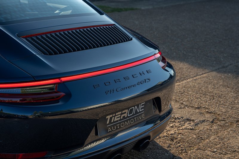 Porsche 911 T 991 Carrera 4 GTS - Large 48