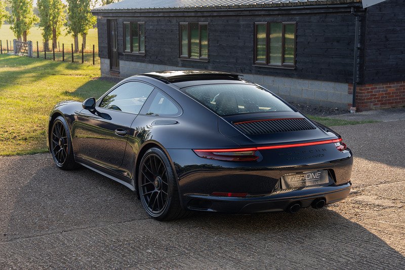 Porsche 911 T 991 Carrera 4 GTS - Large 49