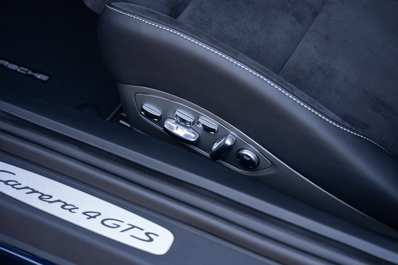 Porsche 911 T 991 Carrera 4 GTS - Large 13