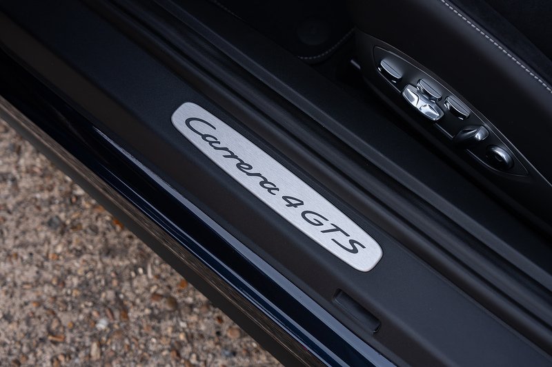 Porsche 911 T 991 Carrera 4 GTS - Large 35