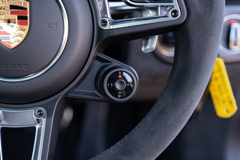 Porsche 911 T 991 Carrera 4 GTS - Large 32