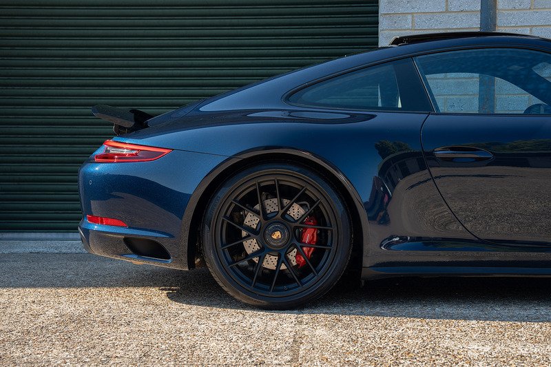 Porsche 911 T 991 Carrera 4 GTS - Large 45