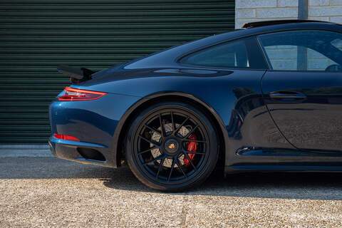 Porsche 911 T 991 Carrera 4 GTS - Large 45