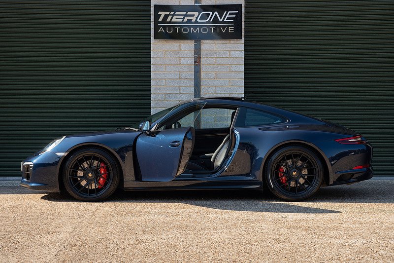 Porsche 911 T 991 Carrera 4 GTS - Large 2