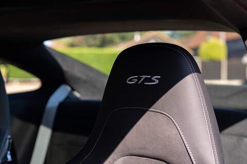 Porsche 911 T 991 Carrera 4 GTS - Large 37