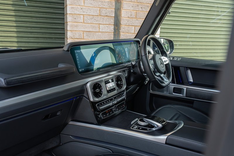 Mercedes-Benz G Class G400d AMG Line - Large 32