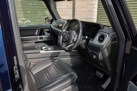 Mercedes-Benz G Class G400d AMG Line - Large 10