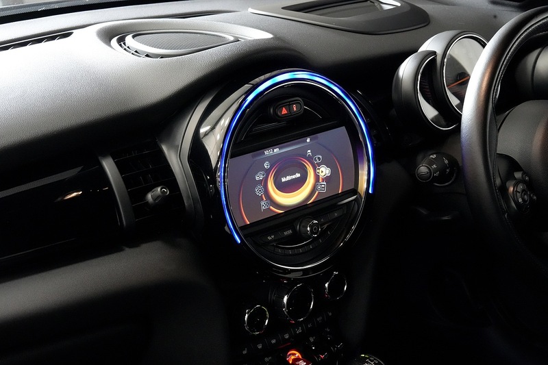 MINI Hatch Cooper S - Large 13