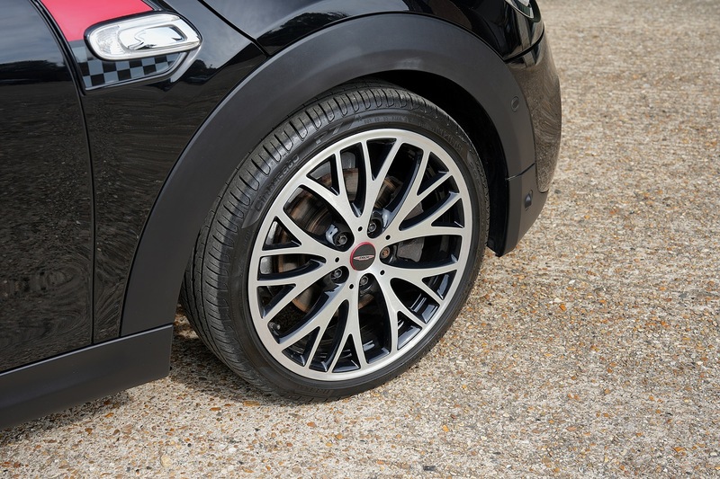 MINI Hatch Cooper S - Large 26