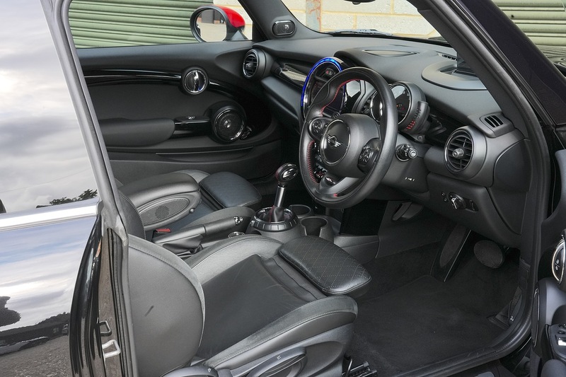 MINI Hatch Cooper S - Large 10