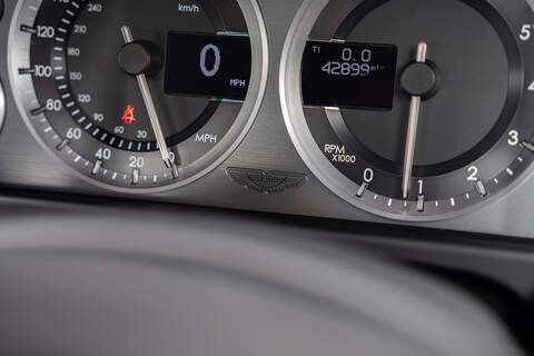 Aston Martin Vantage V8 - Large 16