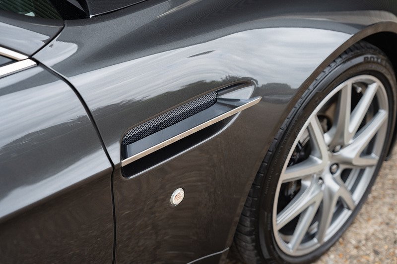 Aston Martin Vantage V8 - Large 27
