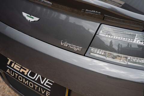 Aston Martin Vantage V8 - Large 26