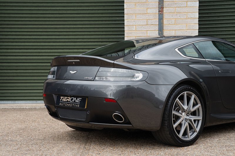 Aston Martin Vantage V8 - Large 48