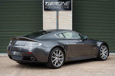 Aston Martin Vantage V8 - Large 1