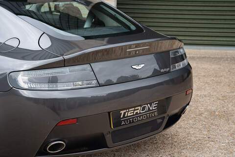 Aston Martin Vantage V8 - Large 22