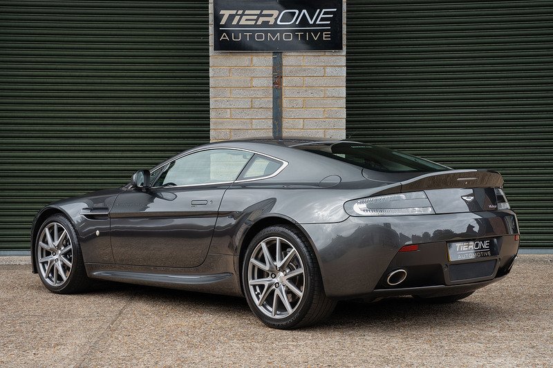 Aston Martin Vantage V8 - Large 8