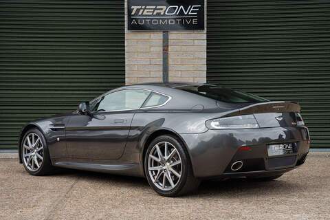 Aston Martin Vantage V8 - Large 8