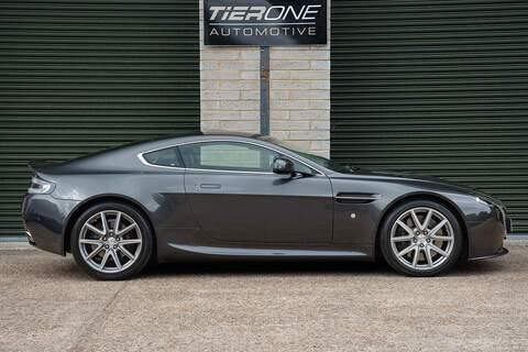 Aston Martin Vantage V8 - Large 9