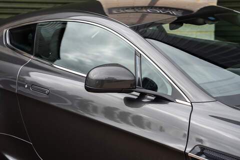 Aston Martin Vantage V8 - Large 29