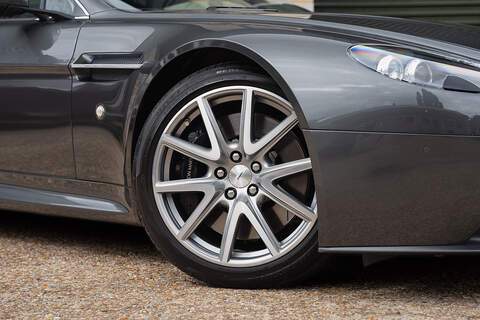 Aston Martin Vantage V8 - Large 6