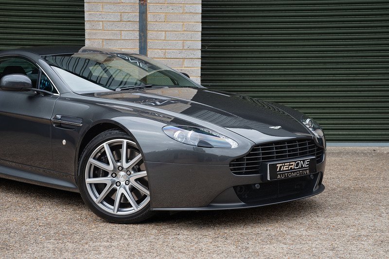 Aston Martin Vantage V8 - Large 45