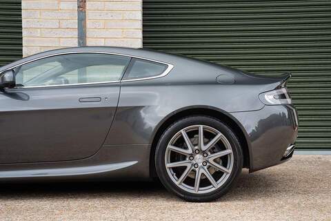 Aston Martin Vantage V8 - Large 50