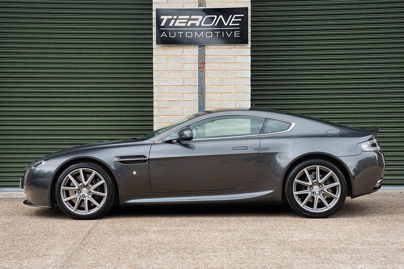 Aston Martin Vantage V8 - Large 2