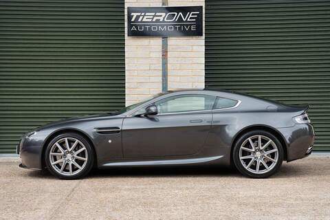 Aston Martin Vantage V8 - Large 2