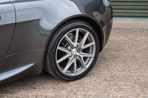 Aston Martin Vantage V8 - Large 28