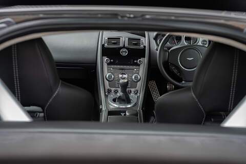 Aston Martin Vantage V8 - Large 32