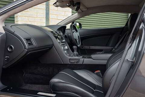 Aston Martin Vantage V8 - Large 3