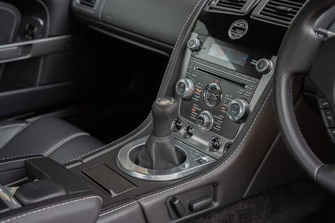 Aston Martin Vantage V8 - Large 12