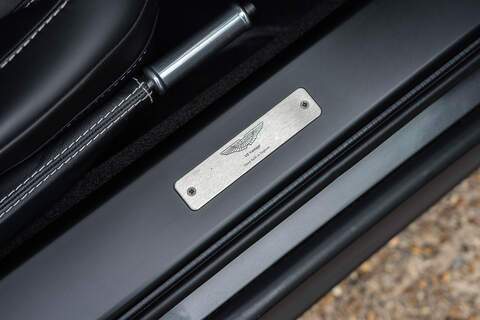 Aston Martin Vantage V8 - Large 36